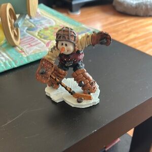 Boyd’s Bears, “Bobby the Defender”